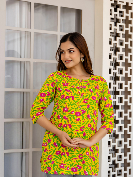 Women Printed Reyon Straight Kurti