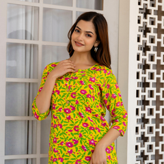 Women Printed Reyon Straight Kurti