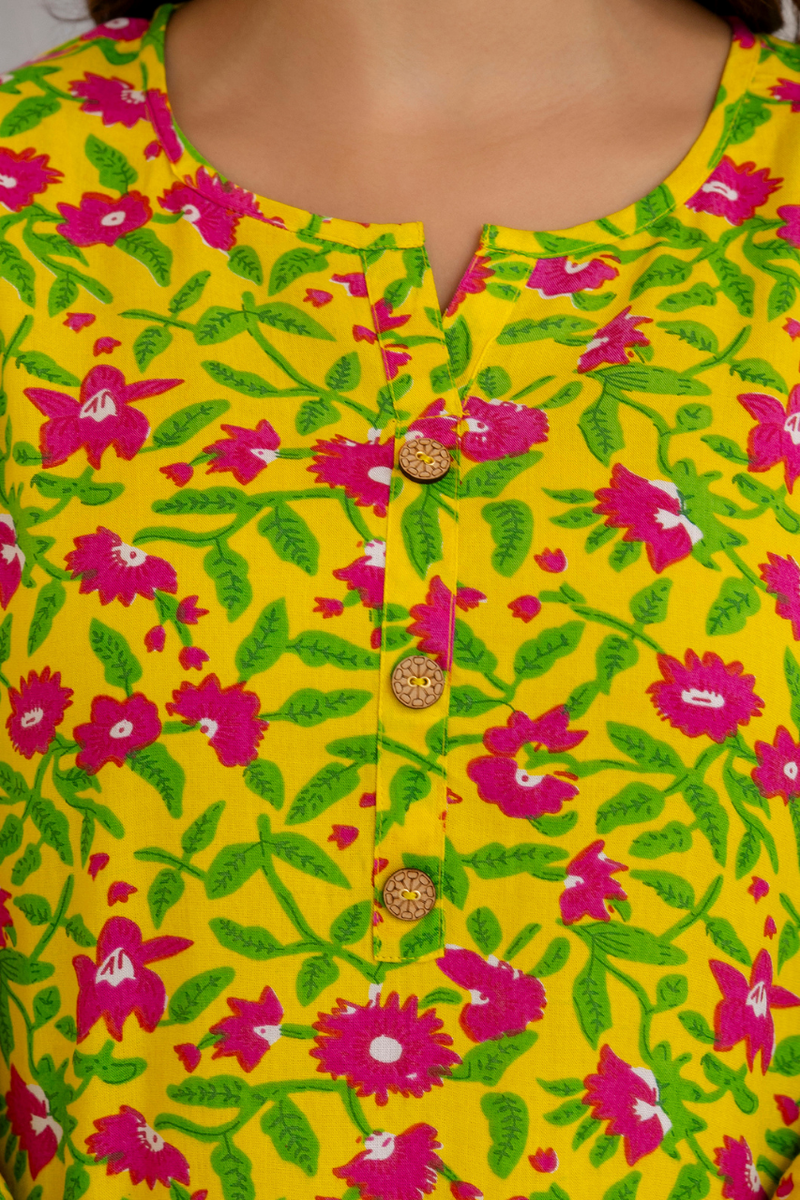 Women Printed Reyon Straight Kurti