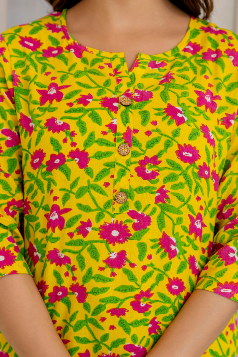 Women Printed Reyon Straight Kurti